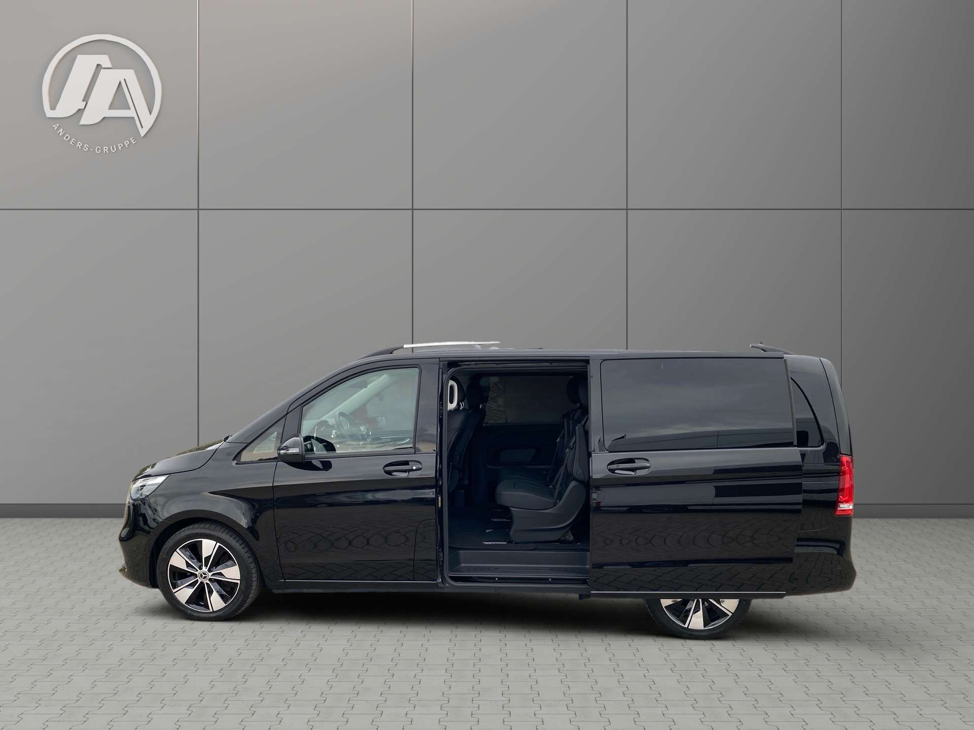 Mercedes-Benz V 220
