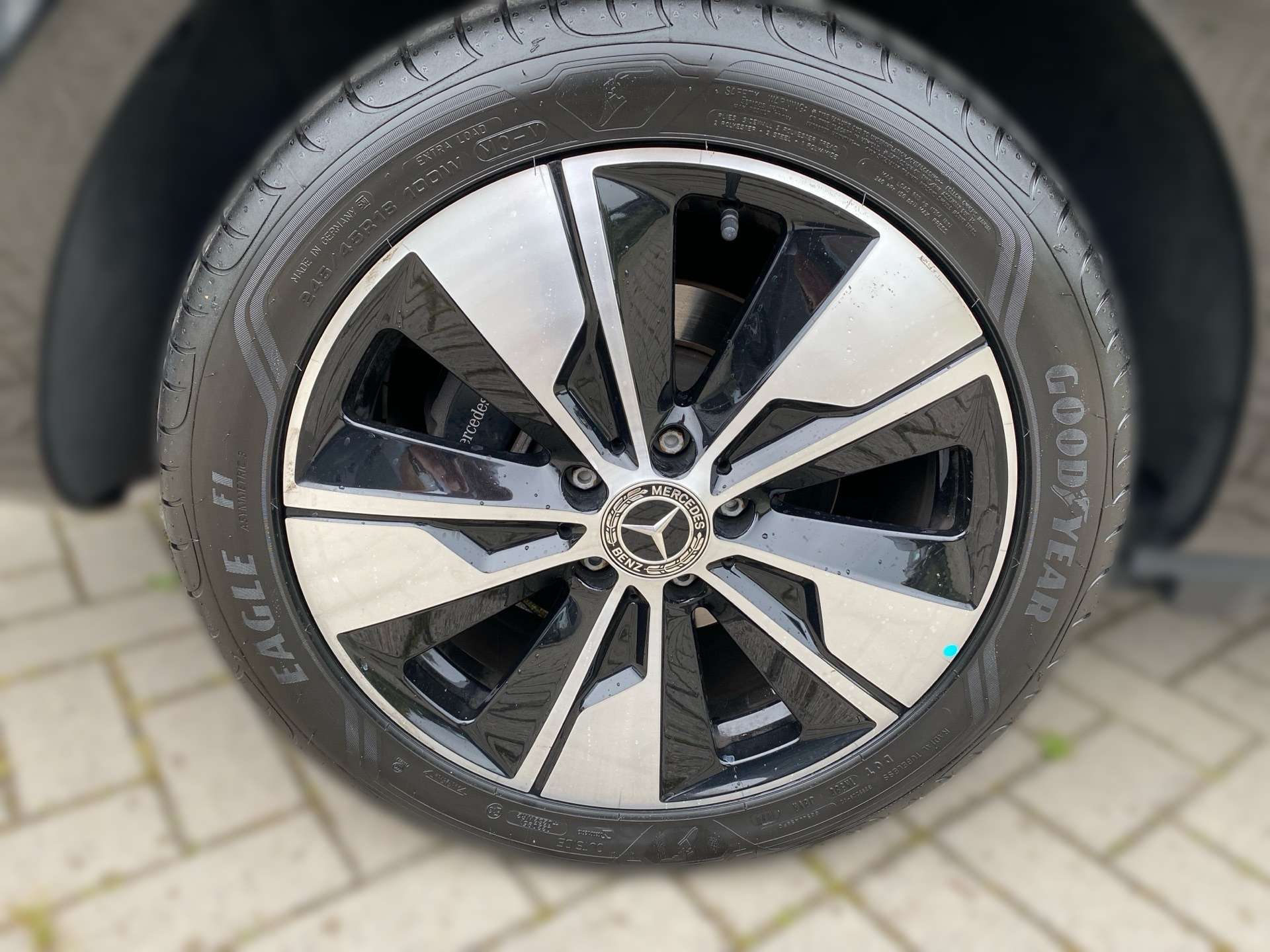 Mercedes-Benz V 220