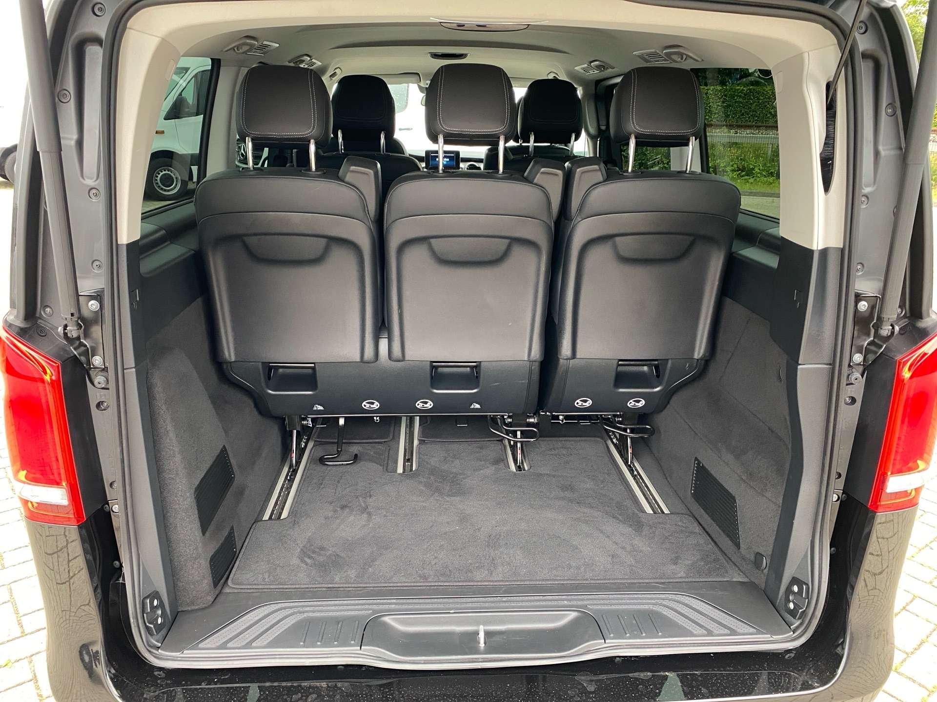Mercedes-Benz V 220