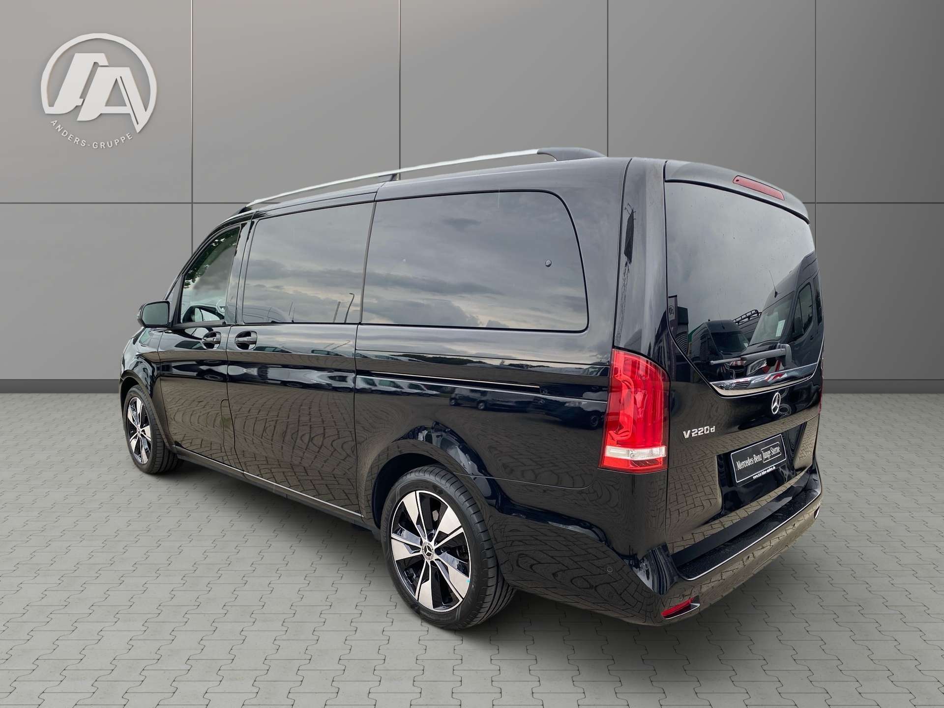 Mercedes-Benz V 220