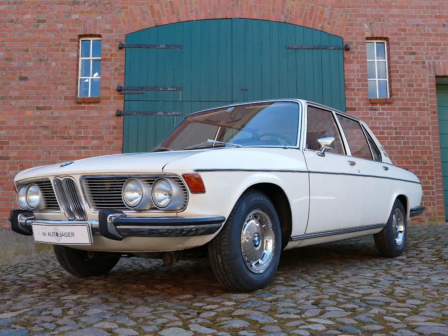 BMW 2500 e3  Limousine Білий - 1