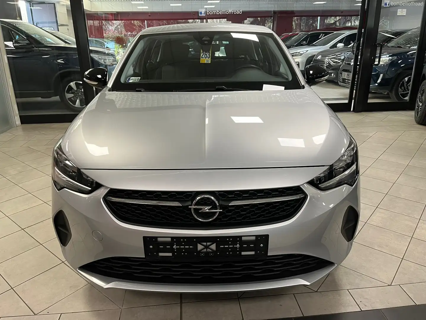 Opel Corsa 1.2 Edition 75cv euro6-- risparmio 40% dal nuovo Grau - 2