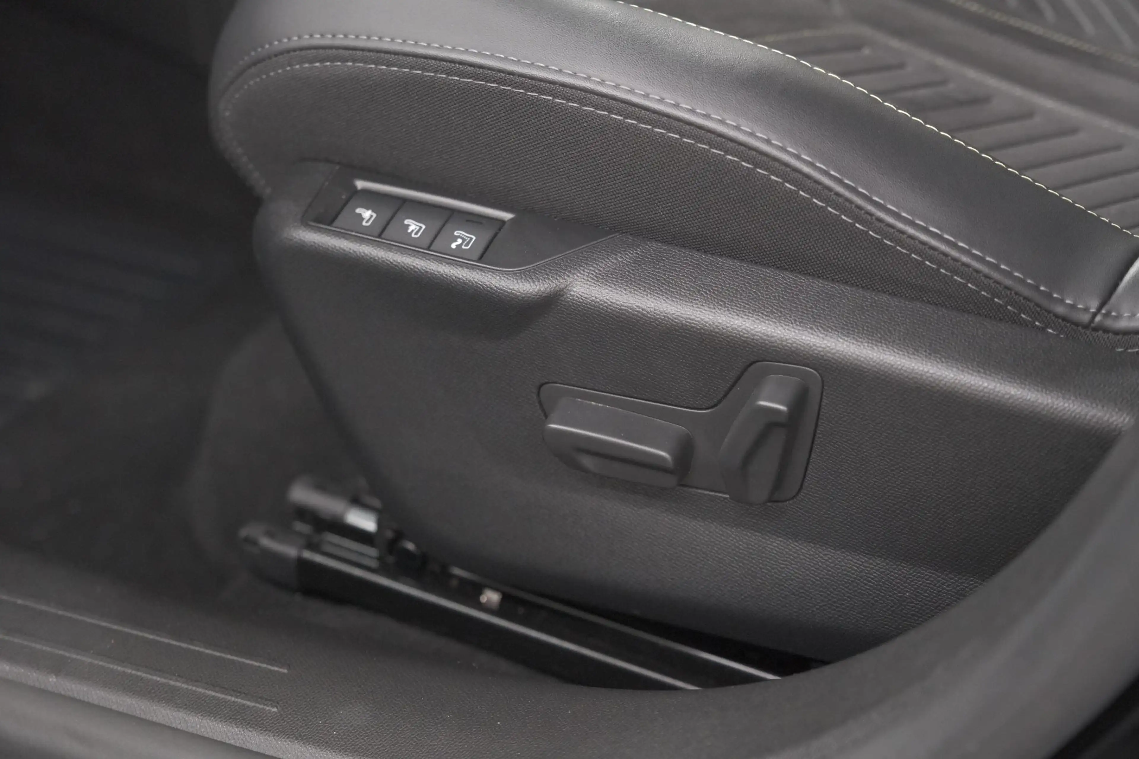 Peugeot 208 1.2 Hybrid 145 e-DCS6 GT | Alcantara Pakket | Came — photo 3