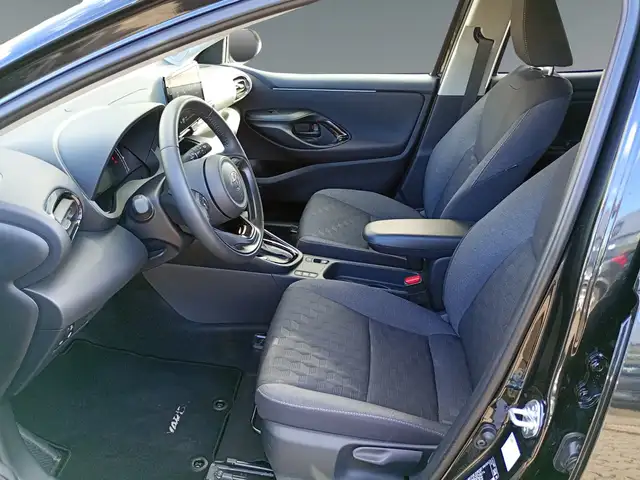 Toyota Yaris view 10