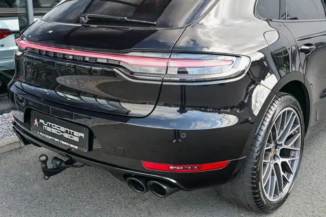 Porsche Macan view 8