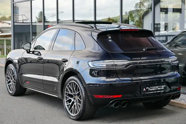 Porsche Macan view 5