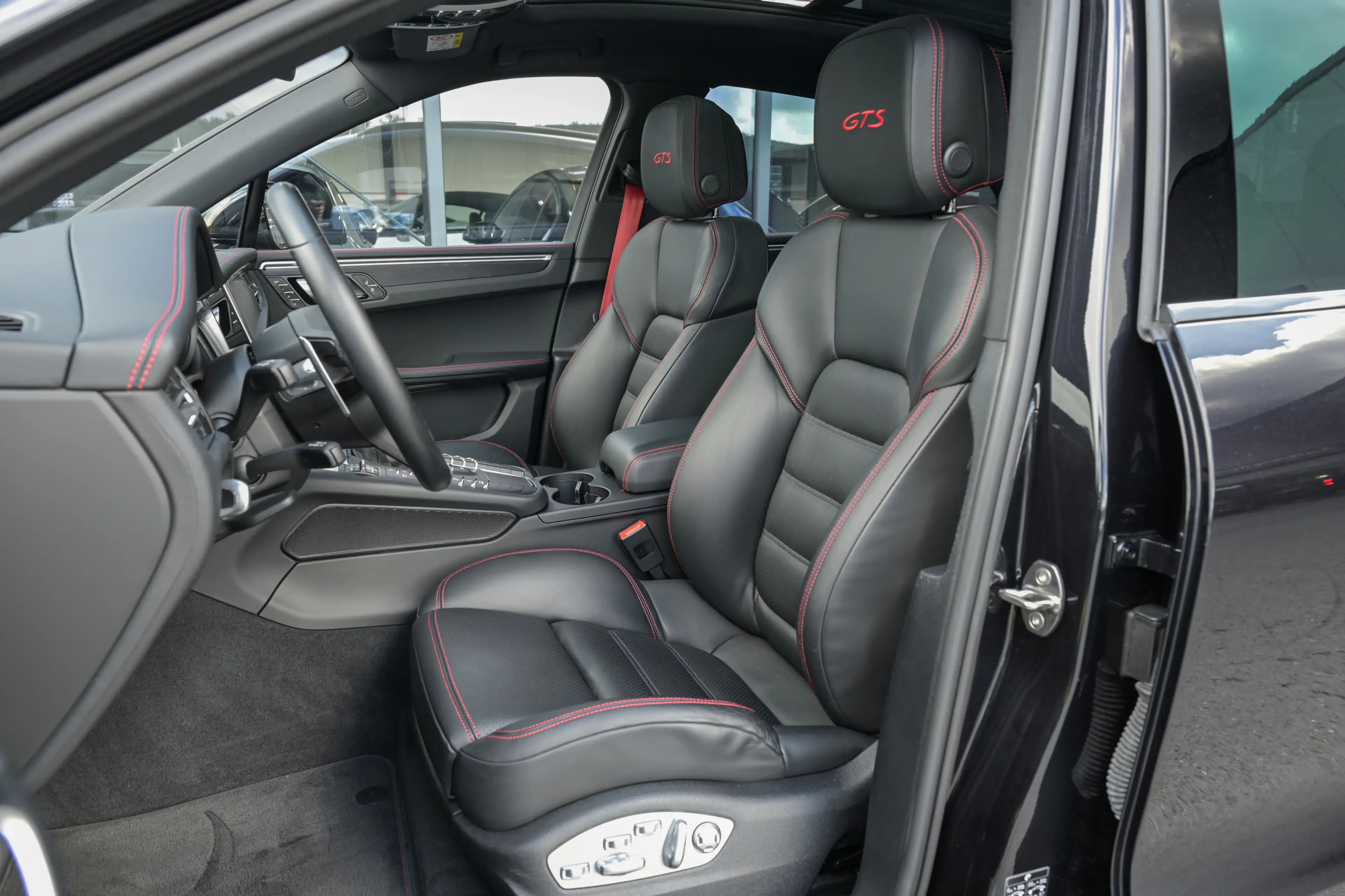 Porsche Macan GTS Adaptiv Sportsitze* Pano* AHK* 21 !* — photo 13