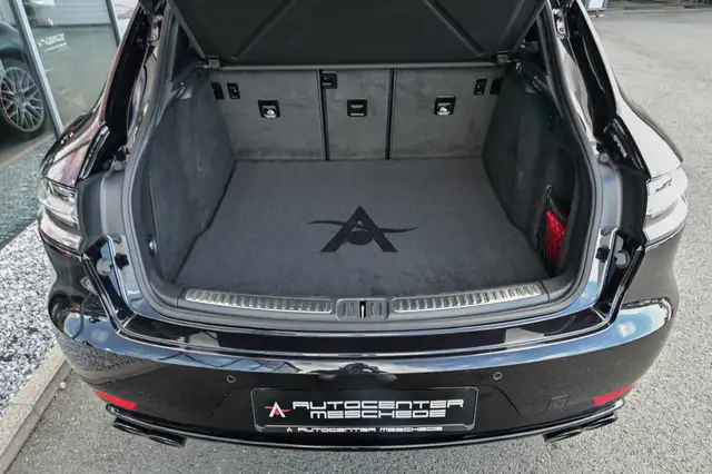 Porsche Macan view 9