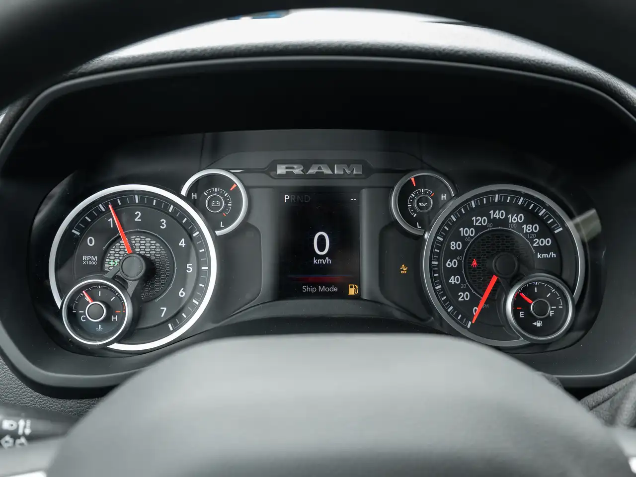 RAM 2500 снимка RAM 2500