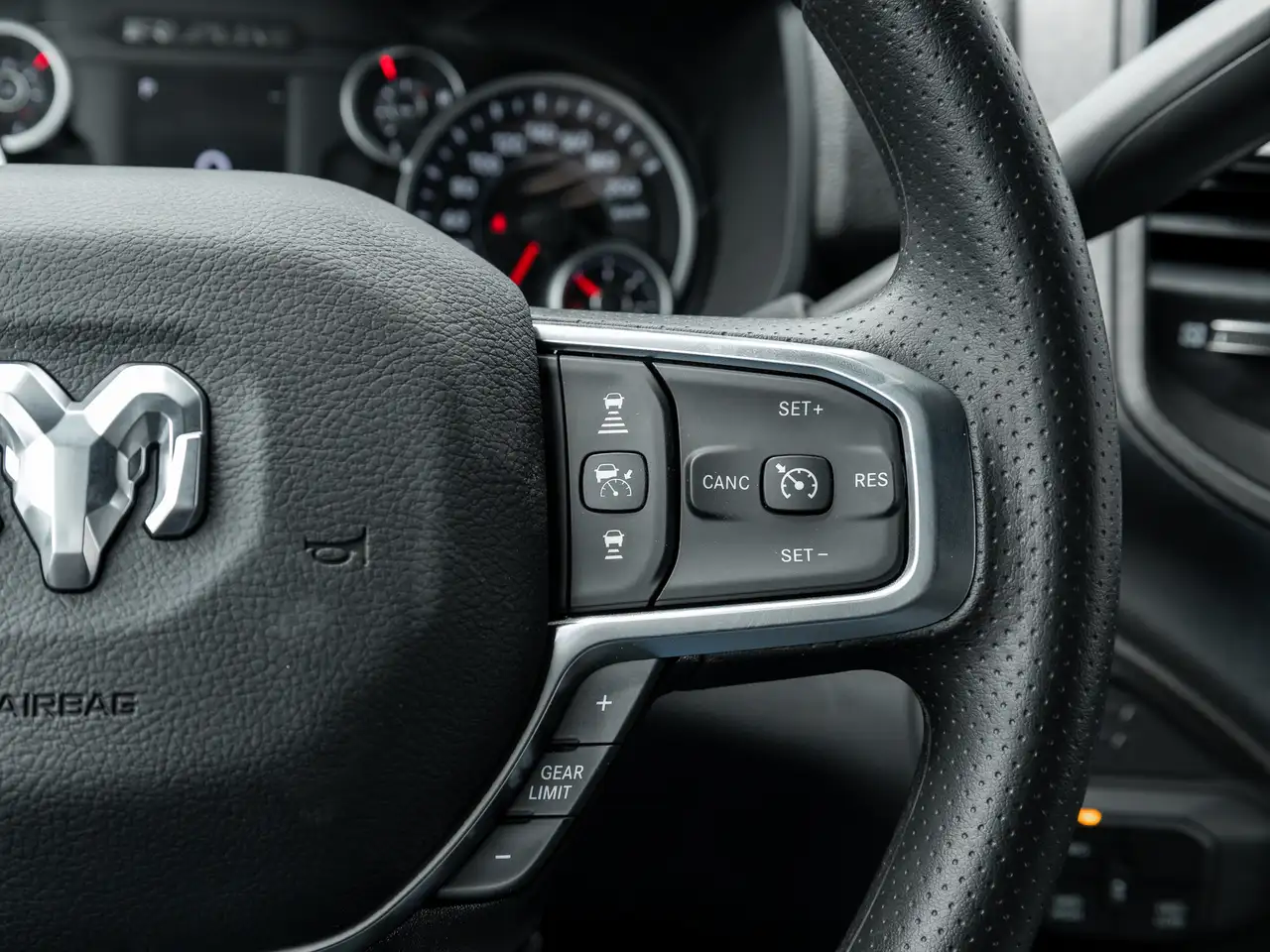 RAM 2500 снимка RAM 2500
