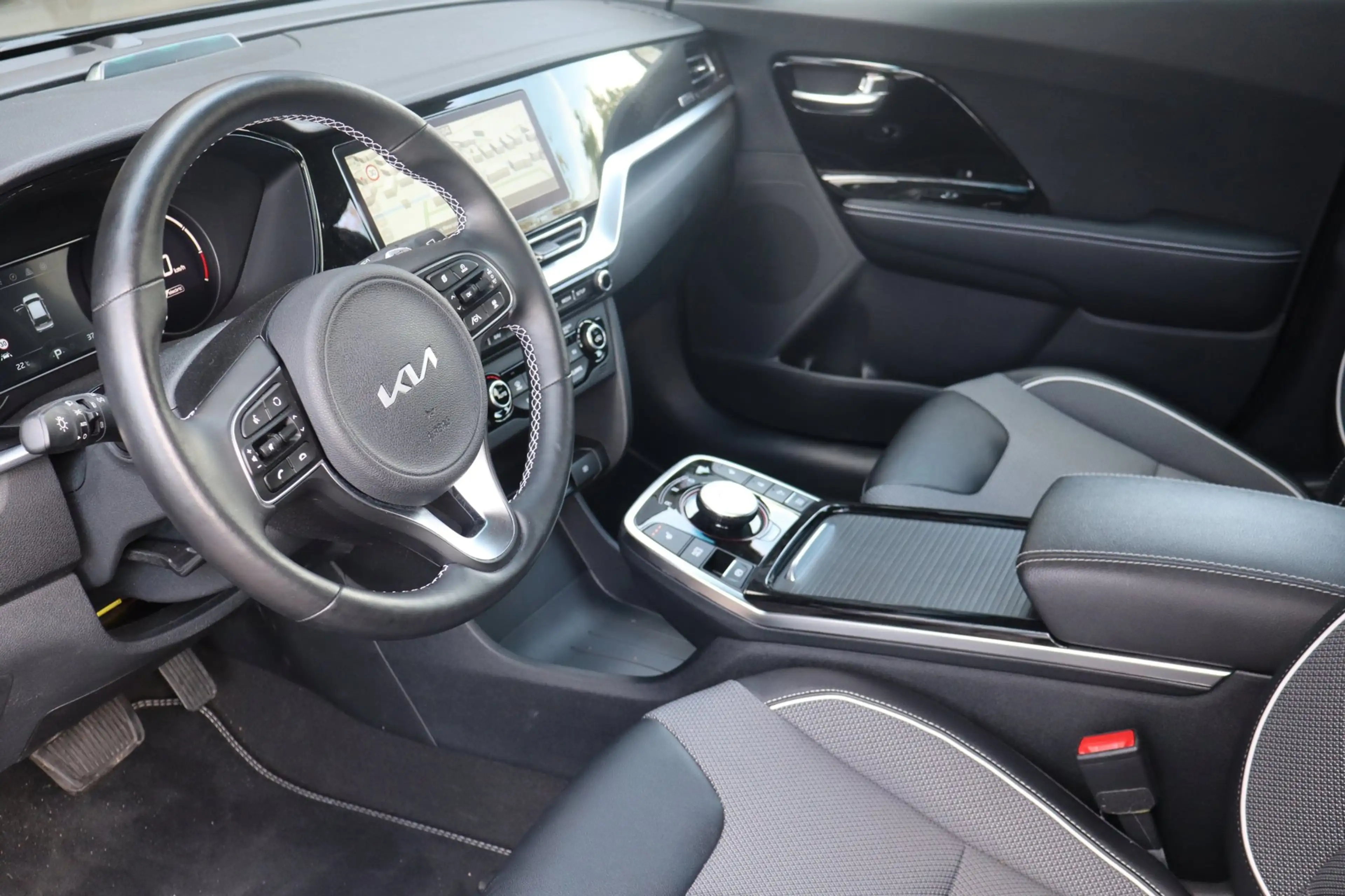 Kia e-Niro EV Vision 64.8 kWh|Automaat|LED|Navi|Camera|Half l — photo 3