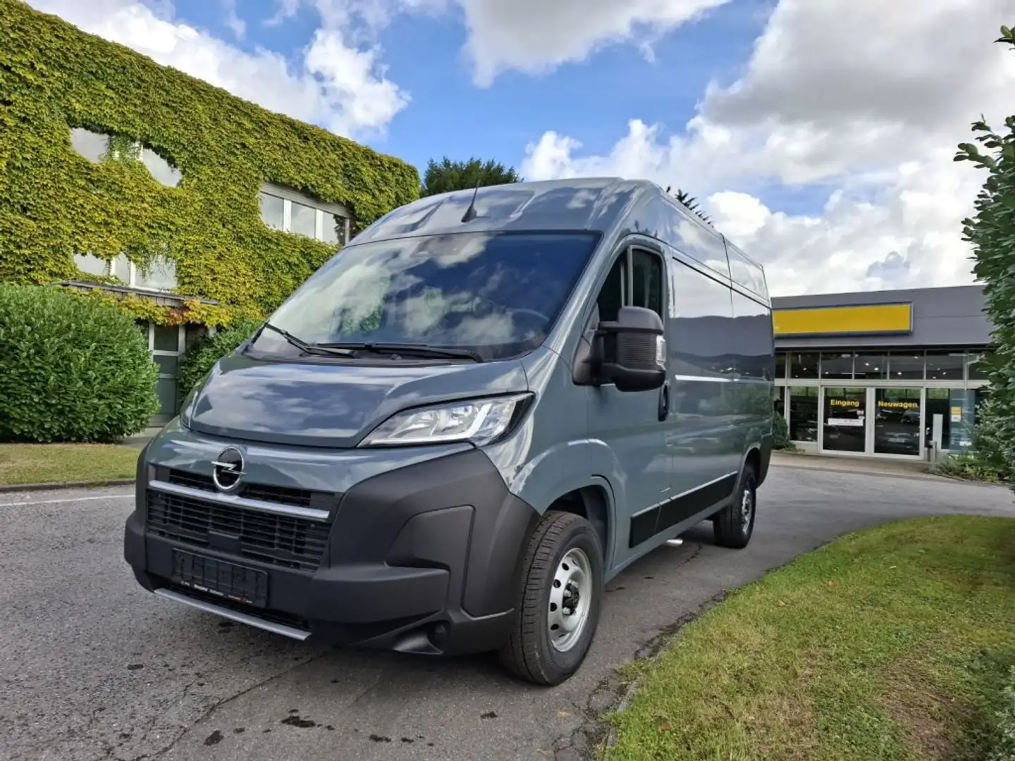 Opel Movano 2.2 BlueHDi 120 L2H2 VA Grau - 2