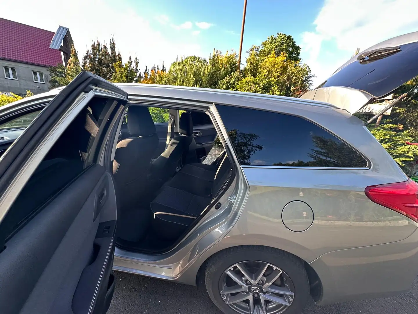 Toyota Auris E15UT Grau - 1
