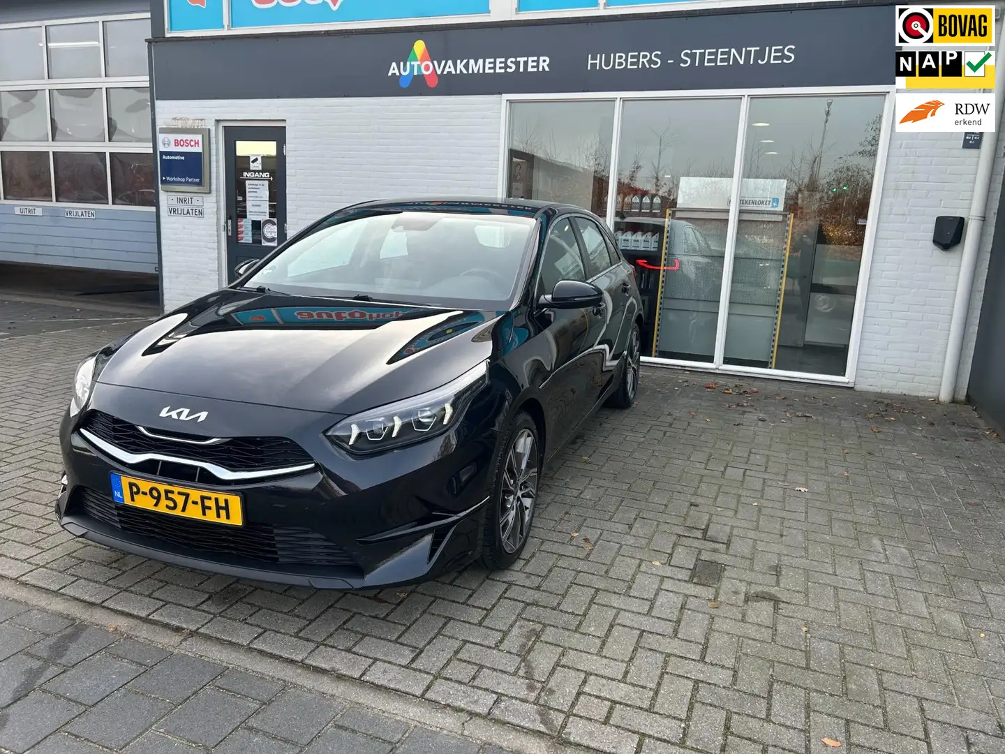 Kia Ceed / cee'd 1.0 T-GDi DynamicLine Schwarz - 1