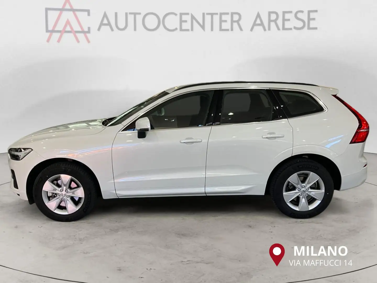 Volvo XC60 B4 (d) automatico Core Bianco - 2