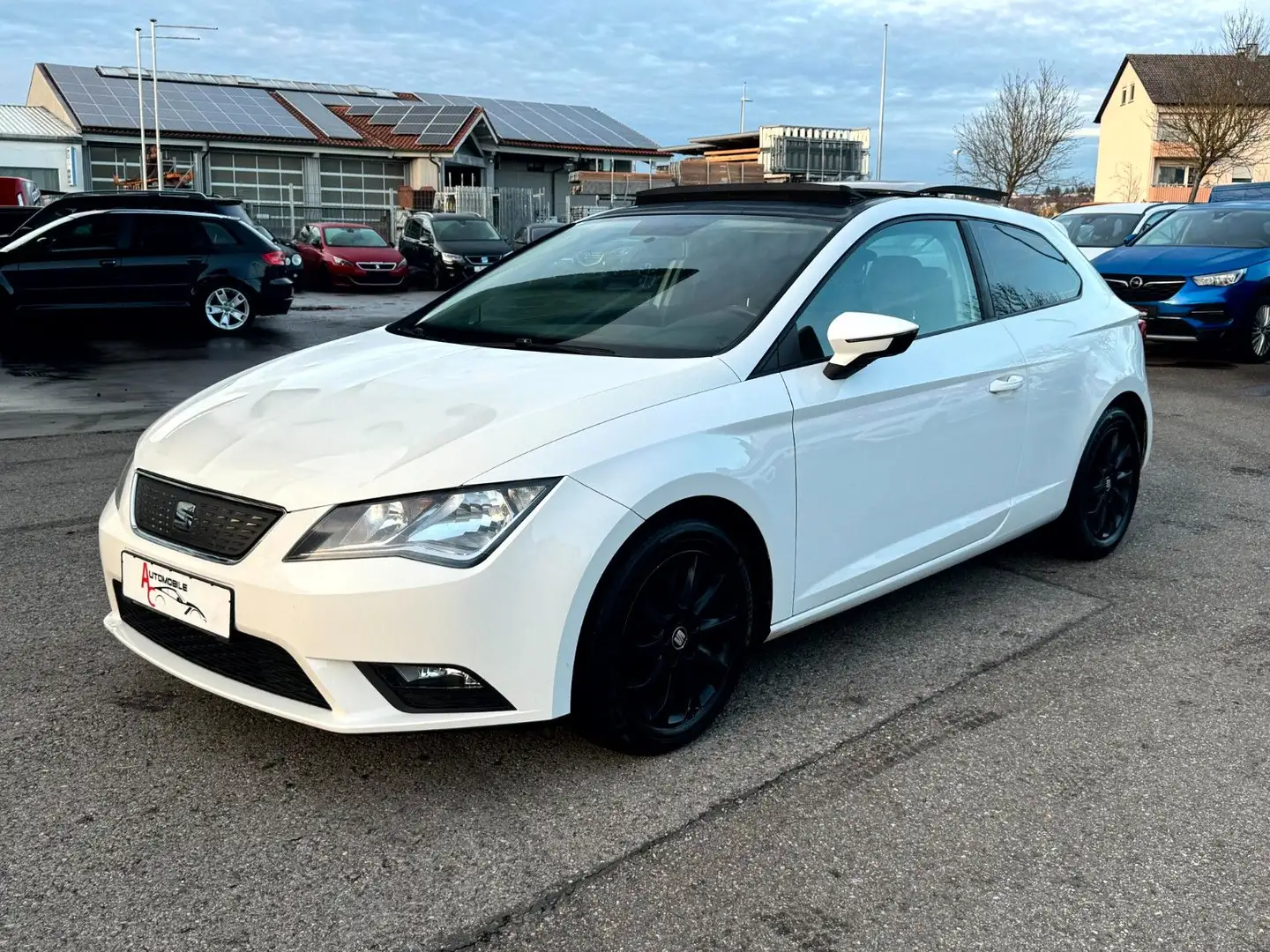 SEAT Leon SC 1.6 TDI Ecomotive Style_KlimAut_Glasdach Blanc - 1