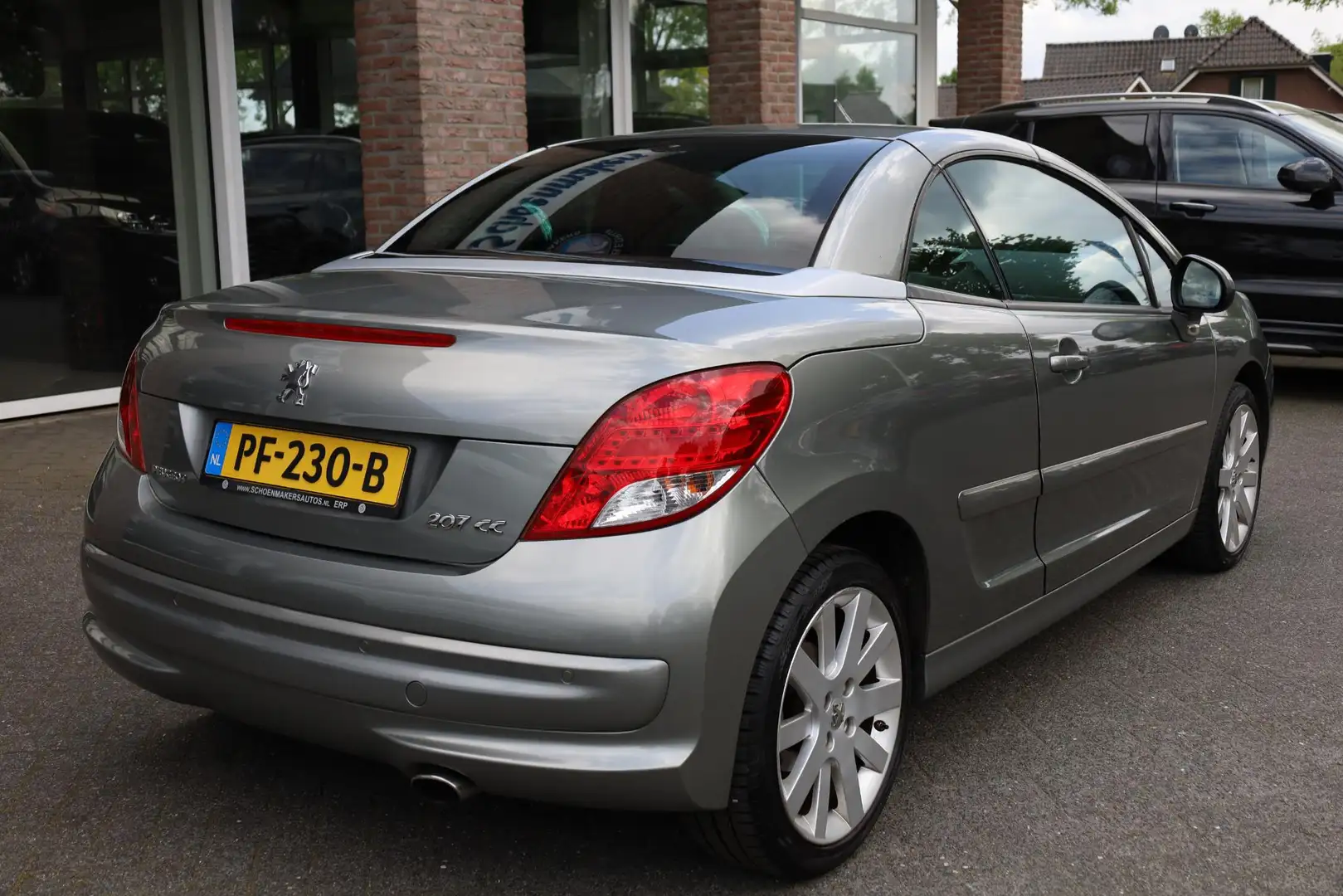 Peugeot 207 CC 1.6 VTi CRUISE CLIMA PDC 17"LMV Grau - 2