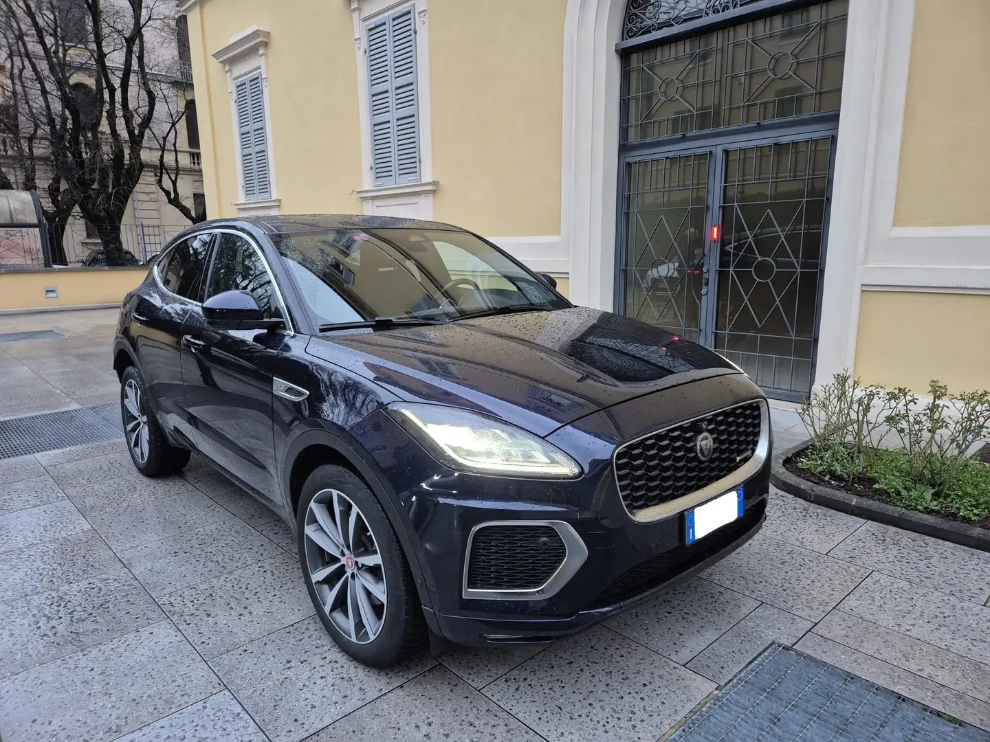 Jaguar E-Pace E-Pace 2.0d R-Dynamic HSE awd 204cv auto Blauw - 2
