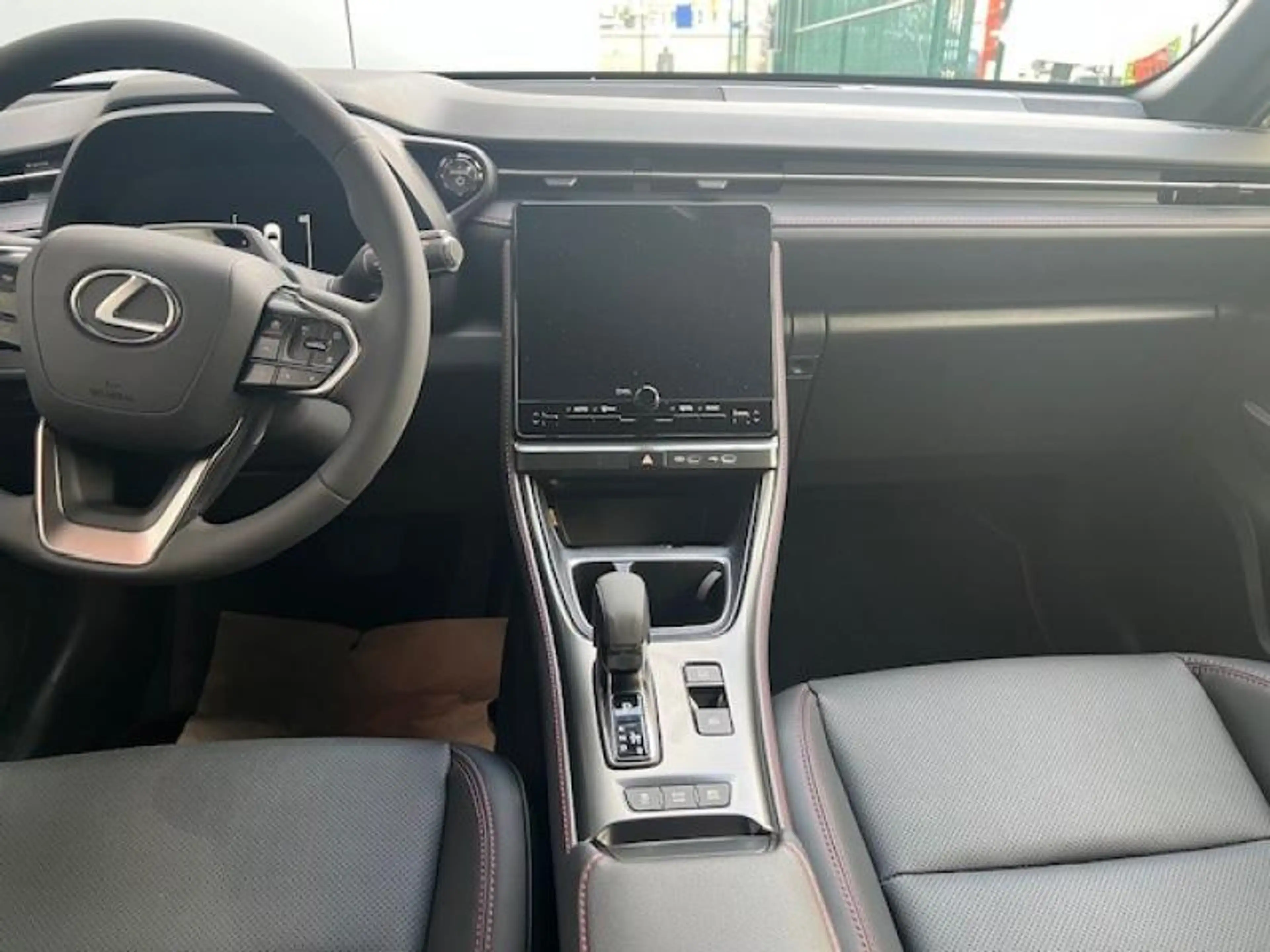 Lexus LBX Emotion — photo 7