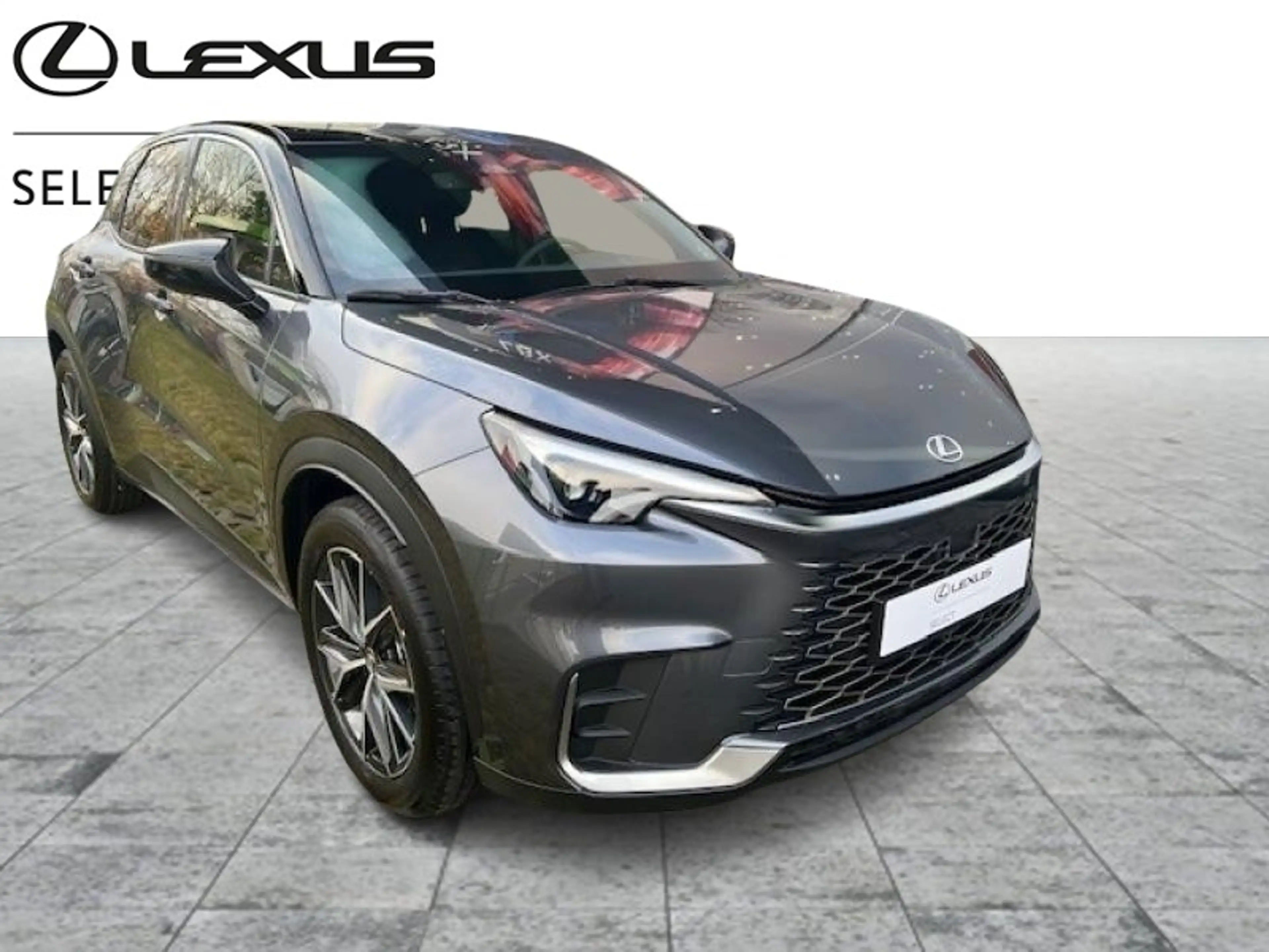 Lexus LBX Emotion — photo 2