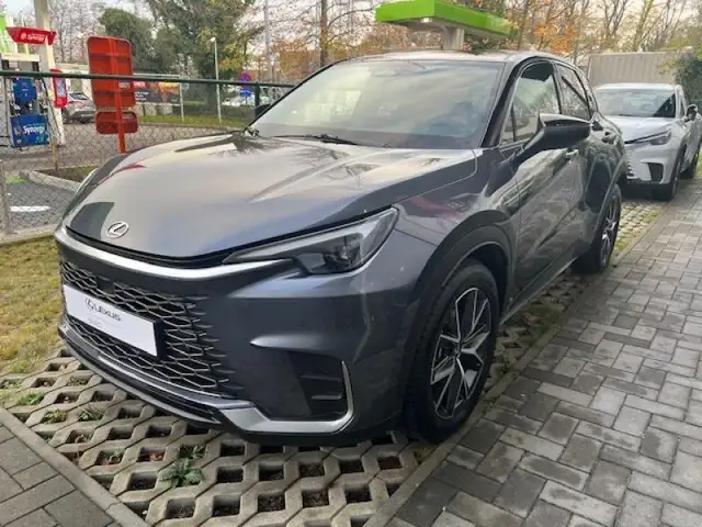 Lexus LBX