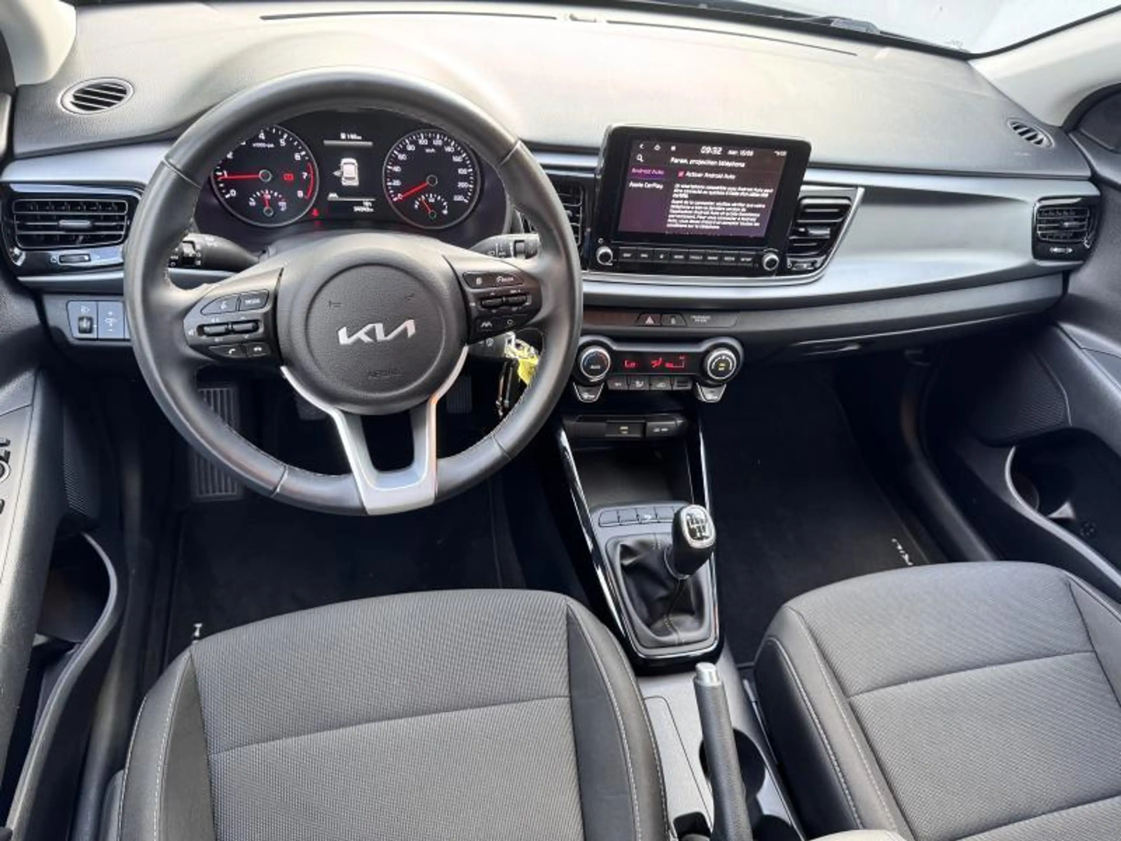 Kia Rio — photo 11