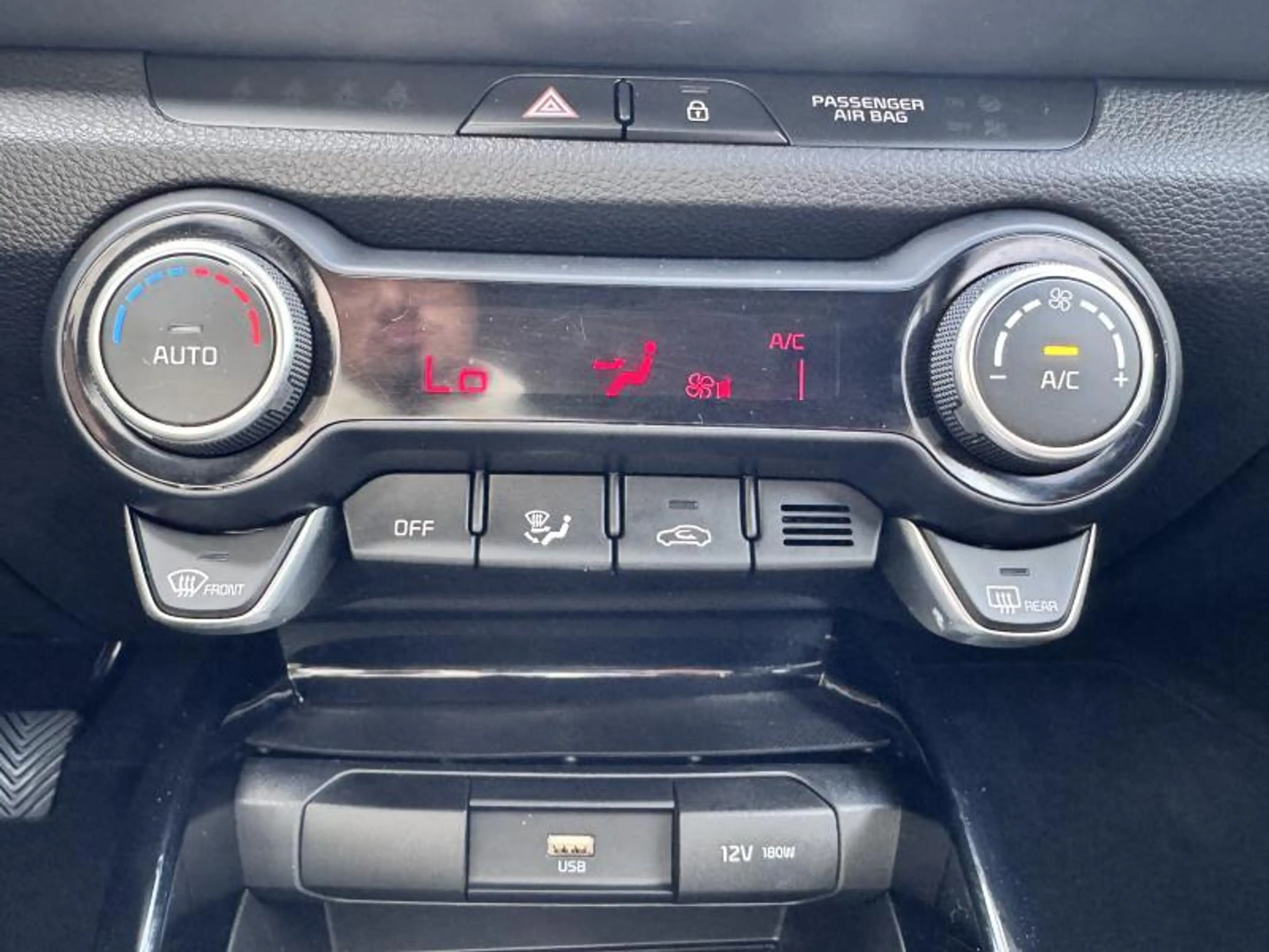 Kia Rio — photo 6