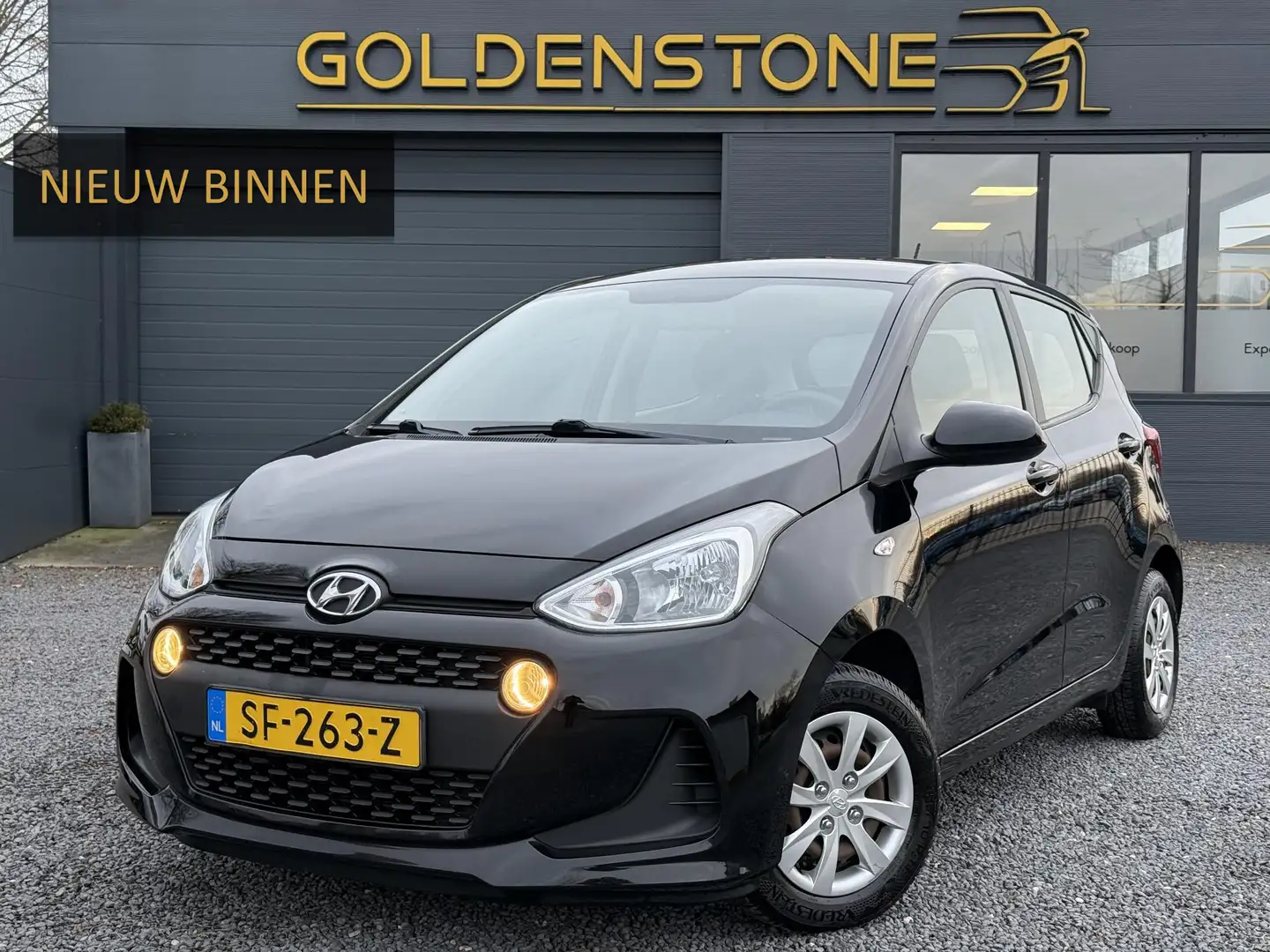 Hyundai i10 1.0i Comfort 1e Eigenaar,5 Deurs,Airco,Cruise,N.A. Zwart - 1