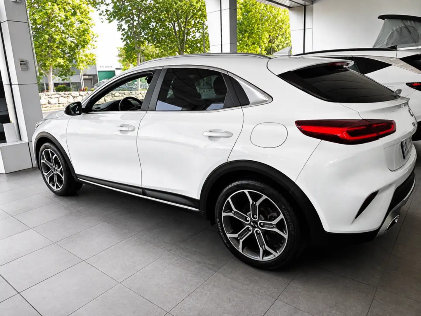 Kia XCeed 1.0 T-GDi Eco-Dynamics Tech Blanco - 1