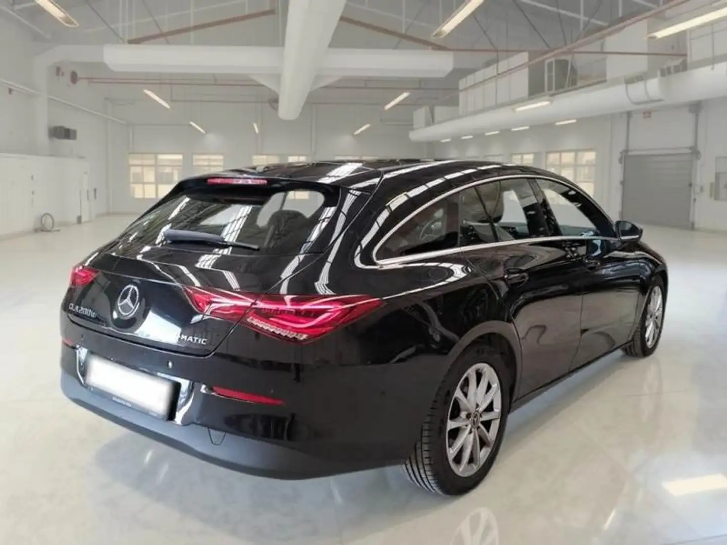 Mercedes-Benz CLA 200 CLA Shooting Brake 200d 4matic Business Extra auto Nero - 2