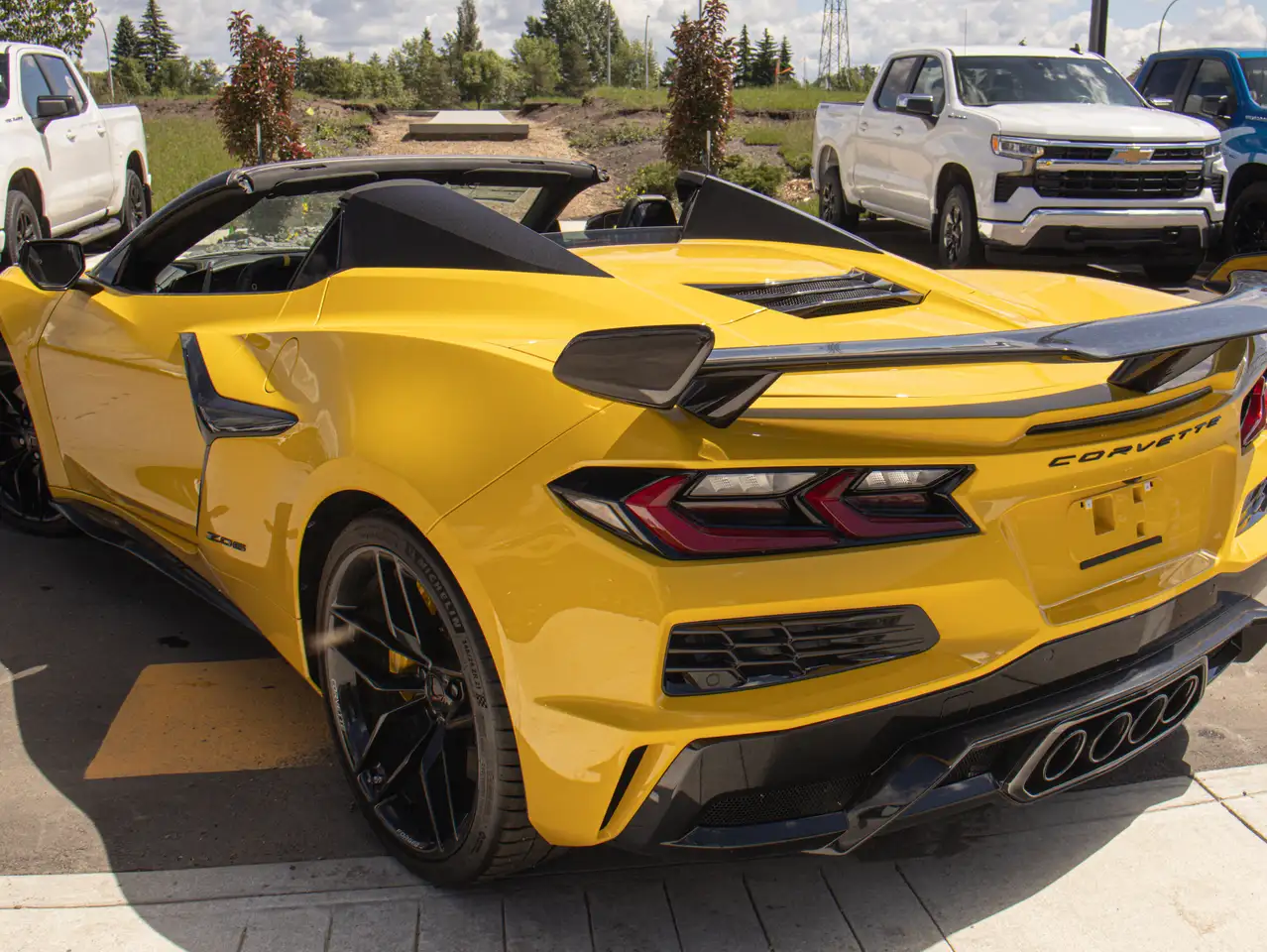 Chevrolet Corvette снимка Chevrolet Corvette