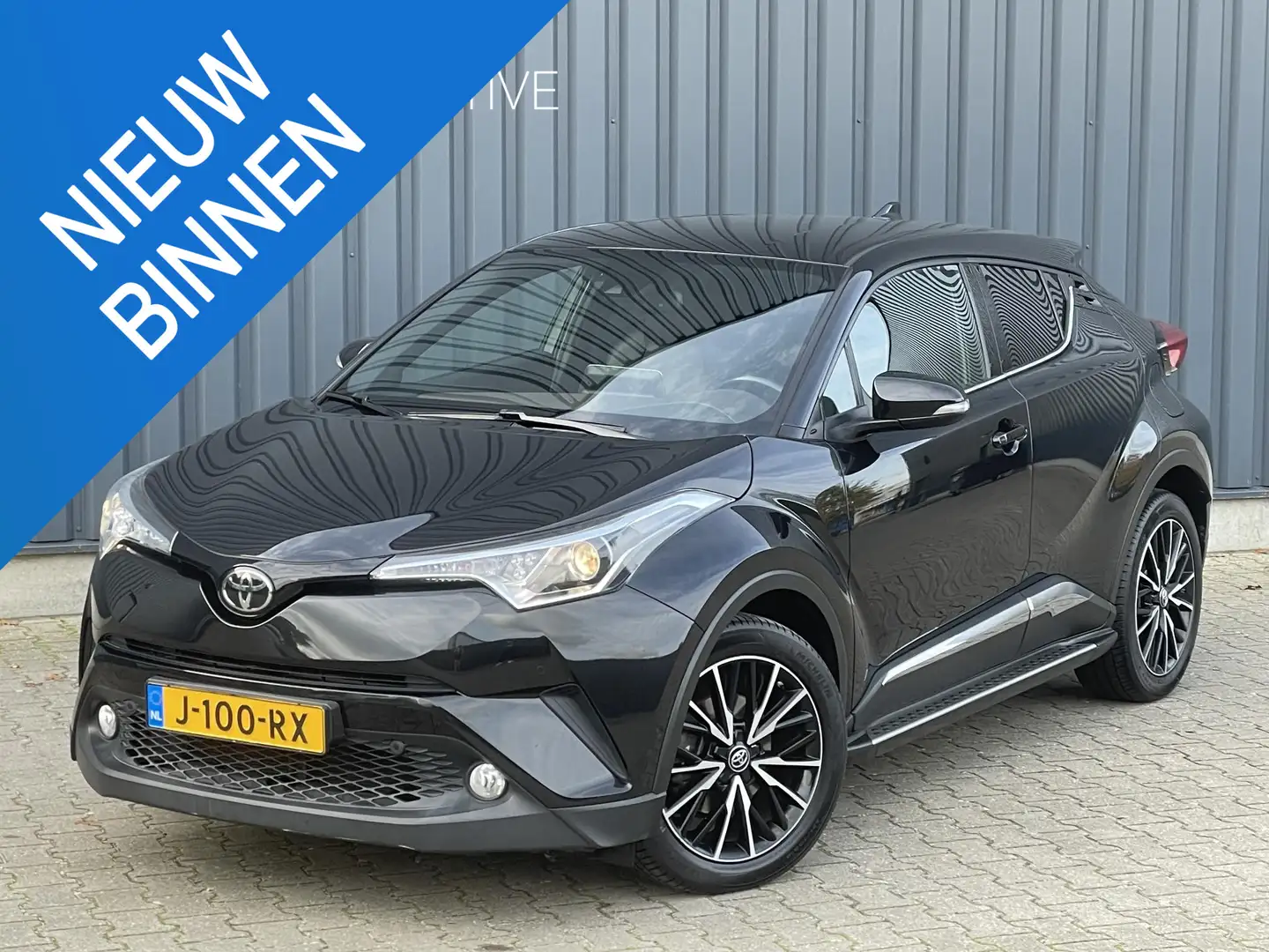 Toyota C-HR 1.2 First Edition | ACC | Camera | Stoelverwarming Zwart - 1