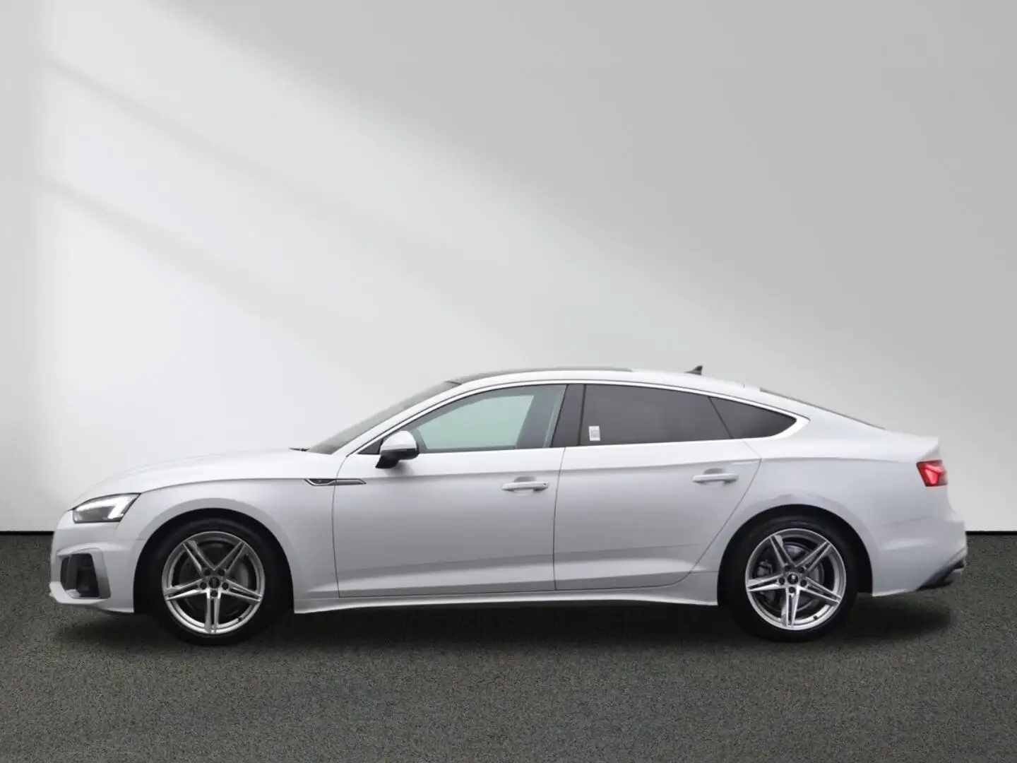 Audi A5 Sportback 40 TDI S line Matrix Kamera AHK Bílá - 2