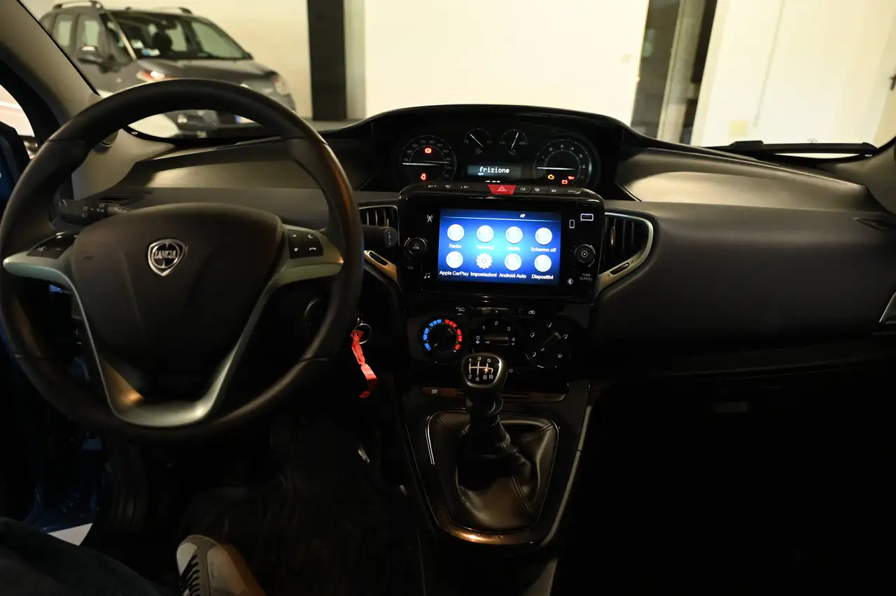 Lancia Ypsilon 2024 — фото 17