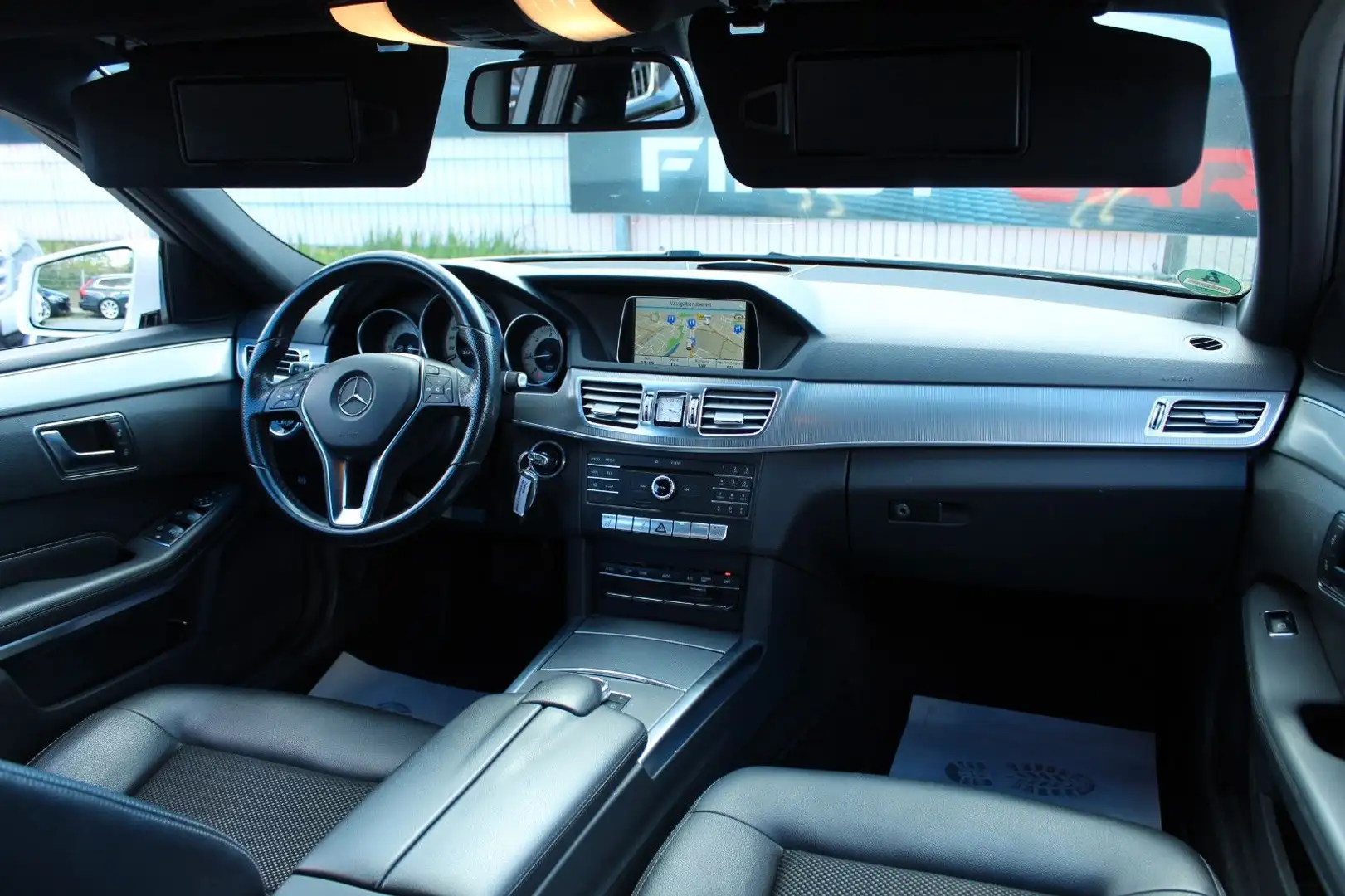 Mercedes-Benz E 220 T CDI BlueTec Avantgarde|AHK|LED|DESIGNO| Weiß - 2