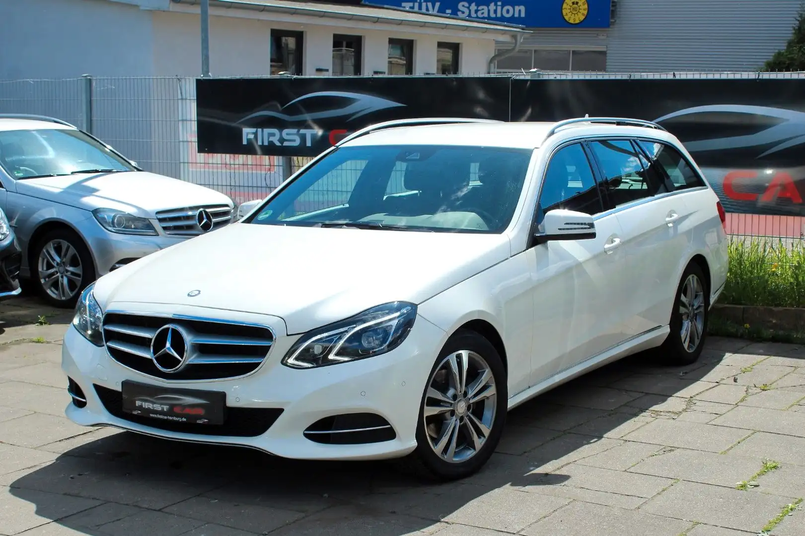 Mercedes-Benz E 220 T CDI BlueTec Avantgarde|AHK|LED|DESIGNO| Weiß - 1