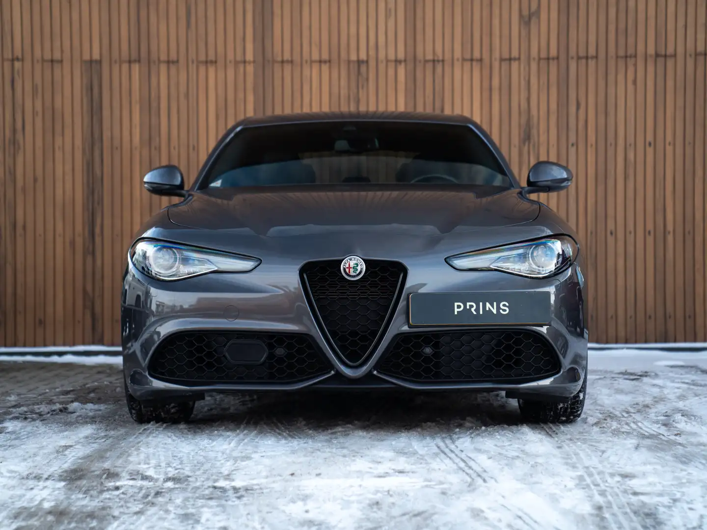 Alfa Romeo Giulia 2.0T Veloce 280pk | Adapt. cruise | CarPlay | Orig Grau - 2