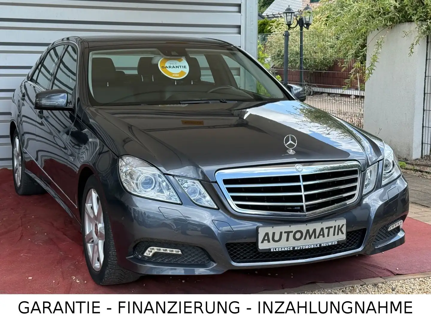 Mercedes-Benz E 200 E200Lim Automatik/Garantie/Avantgarde/Scheckheft Gris - 1