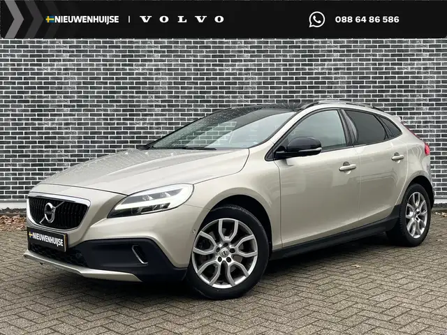 Volvo V40 Cross Country 1.5 T3 Polar+ Luxury | Panoramadak | Lederen bekle
