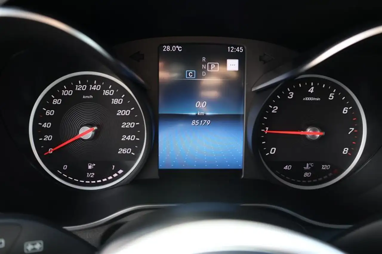 Mercedes-Benz GLC снимка Mercedes-Benz GLC