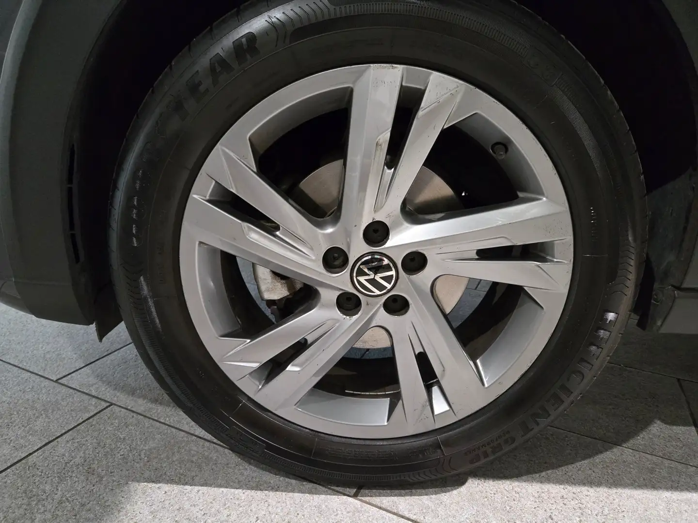 Volkswagen Taigo Taigo 1.0 tsi R-Line 110cv dsg Grigio - 2