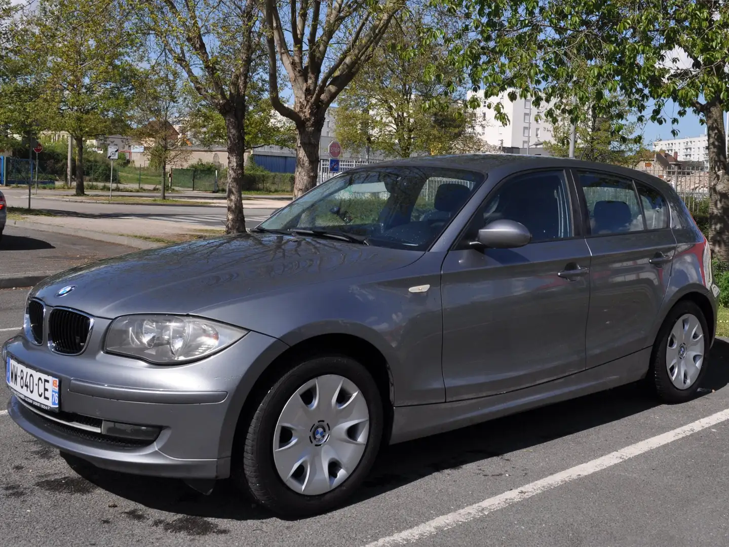 BMW 118 118d 143 ch Confort Gris - 2