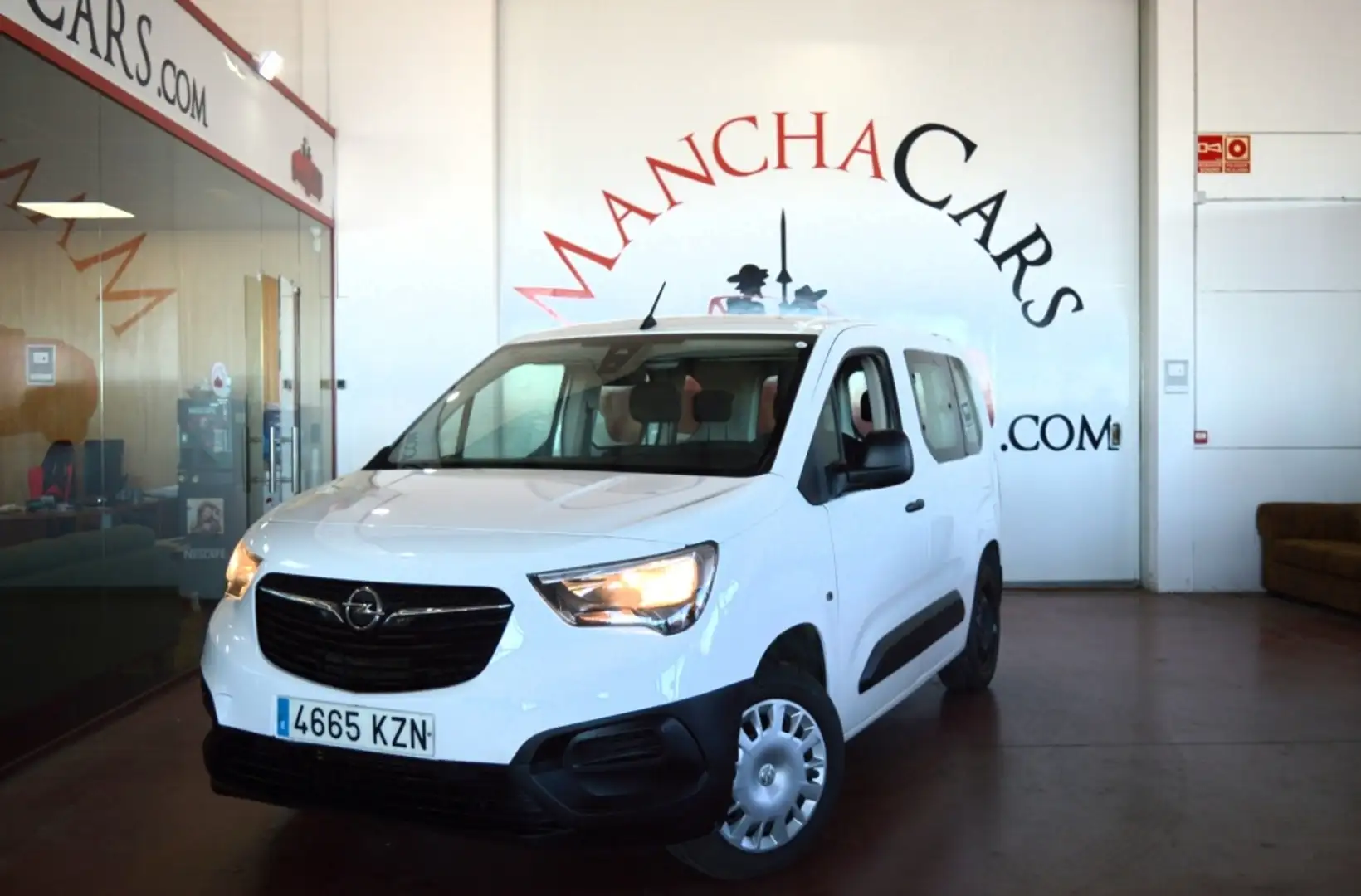 Opel Combo Life 1.5TD Expression L 75 bijela - 2