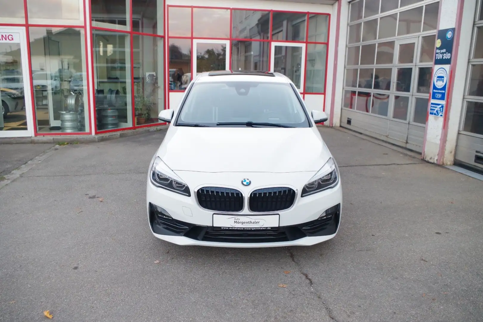 BMW 220 xDrive Sport Line 7-Sitzer, AHK Weiß - 2
