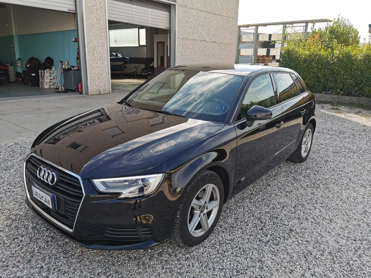 Audi A3 1.6 STRONIC UNIPROPRIETARIO KM VERI GARANZIA Nero - 2