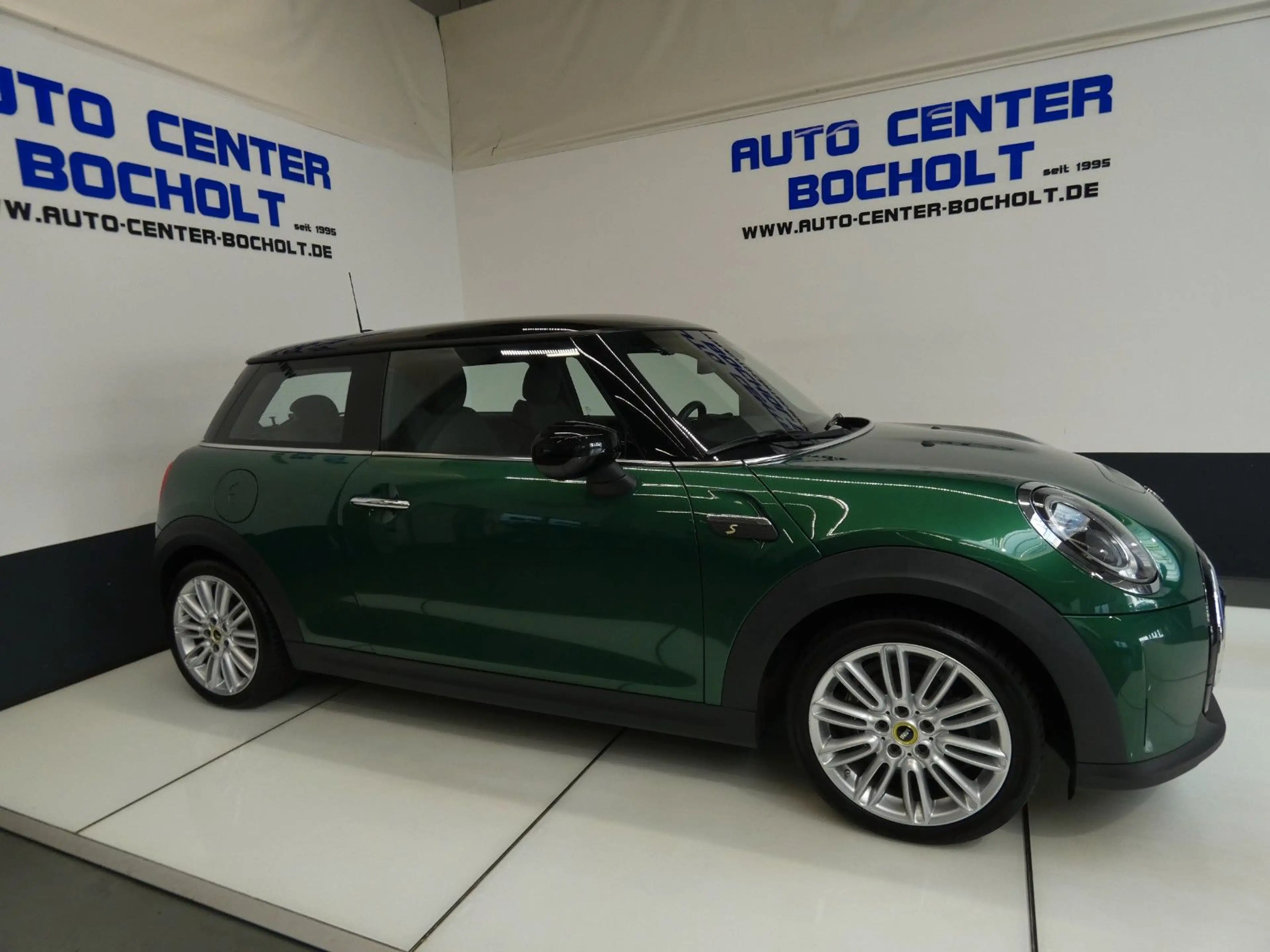 MINI Cooper SE Classic Trim*Navi*DAB*LED*RFKamera — photo 3