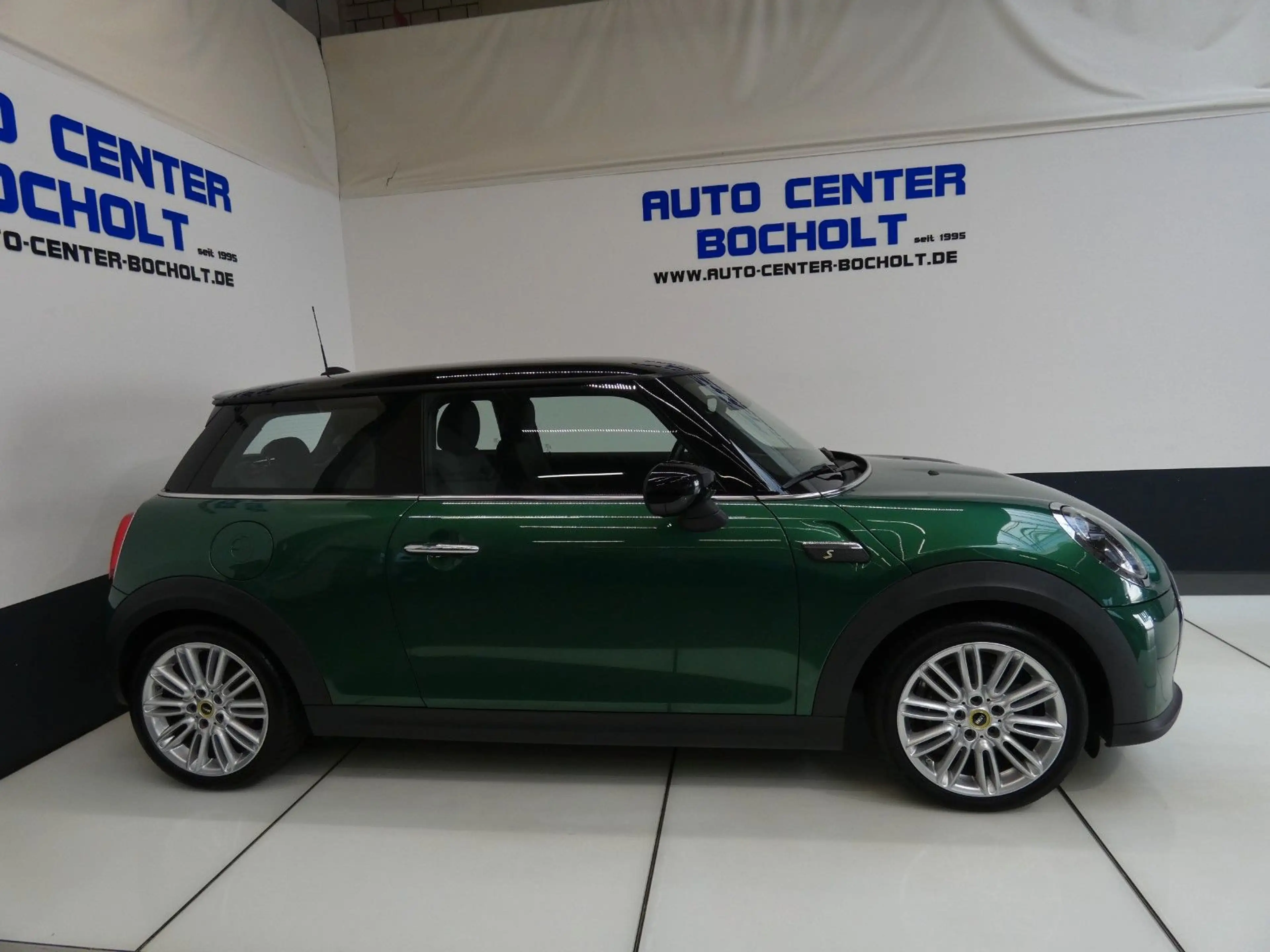 MINI Cooper SE Classic Trim*Navi*DAB*LED*RFKamera — photo 4