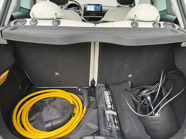 Fiat 500e view 10