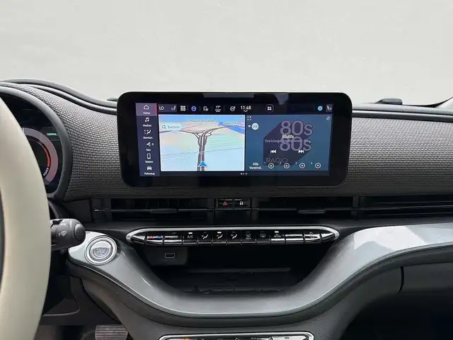 Fiat 500e view 12