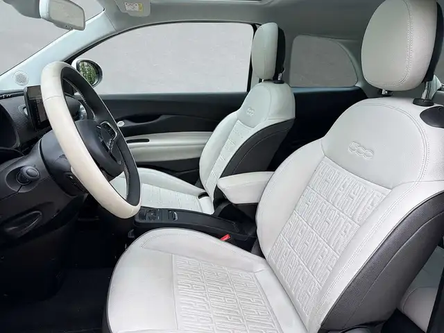 Fiat 500e view 6